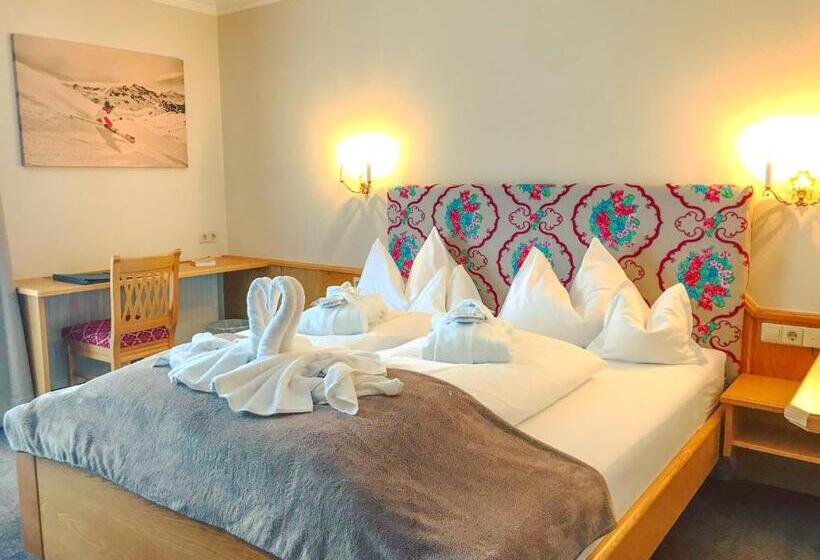 패밀리 룸, Andi S Ski