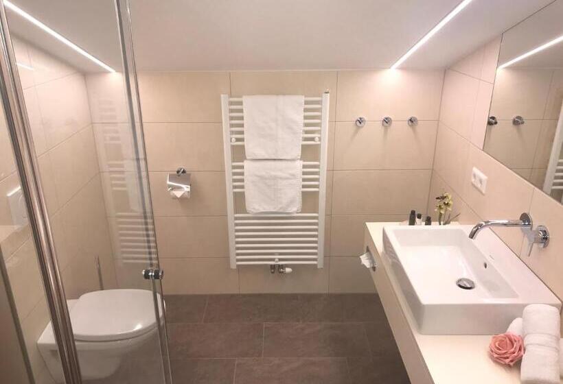 디럭스 패밀리 룸, Andi S Ski