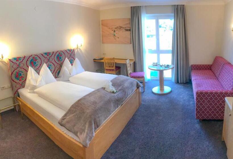 디럭스 룸, Andi S Ski