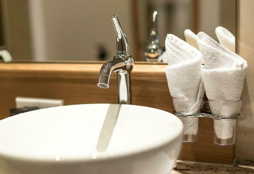 غرفة كومفورت, Der Unterschwarzachhof