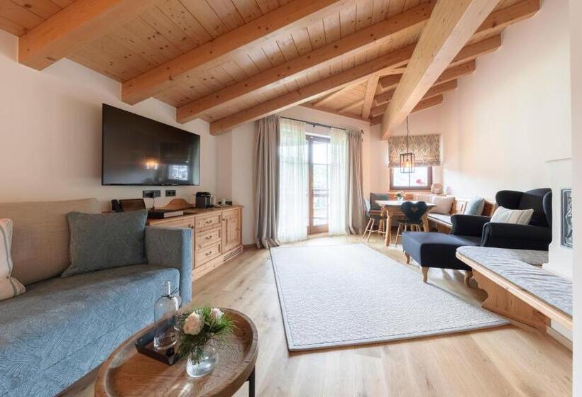 جناح, Der Unterschwarzachhof