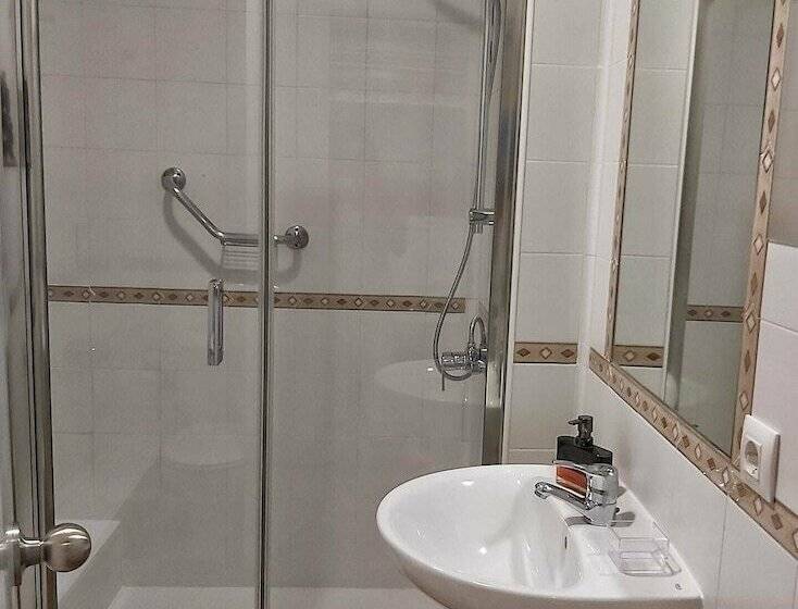 经济房, Hostal Costa De La Luz