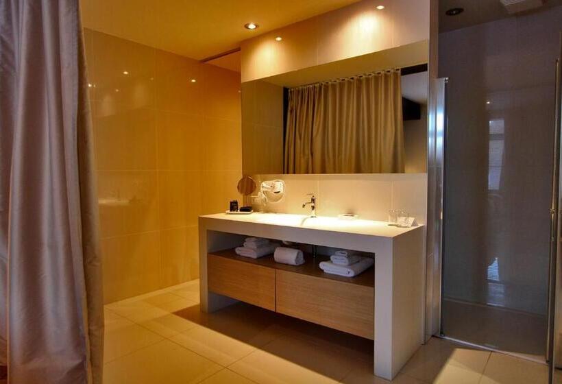 Люкс с Видом, La Cache A Maxime