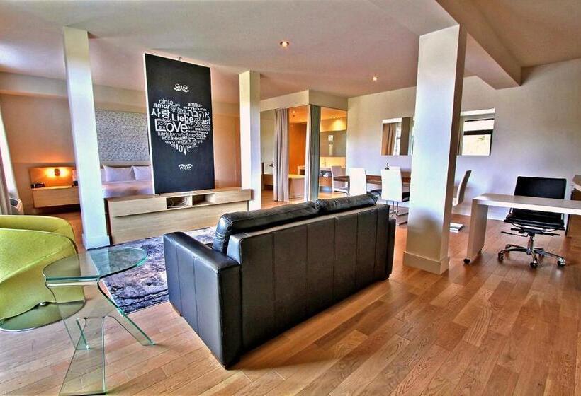 エクゼクティブスイート, La Cache A Maxime