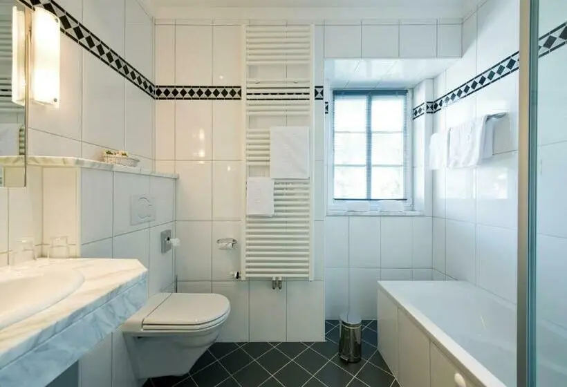 Standard-huone, Post