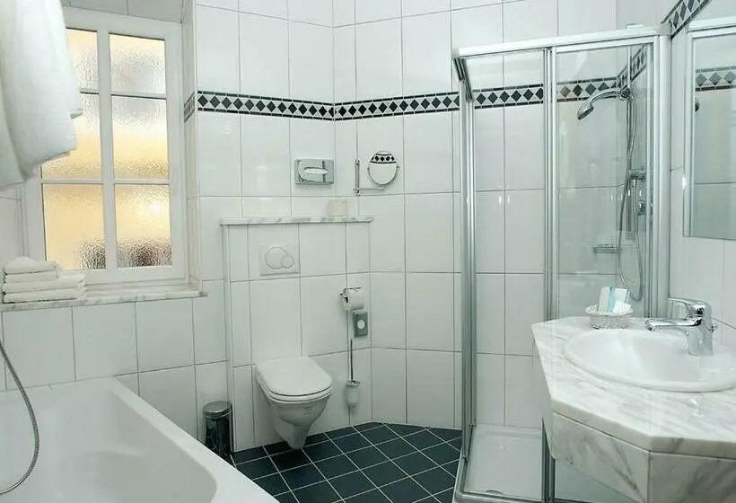 Standard-huone, Post