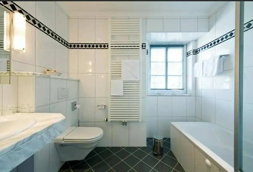 Standard Yhden Hengen Huone, Post