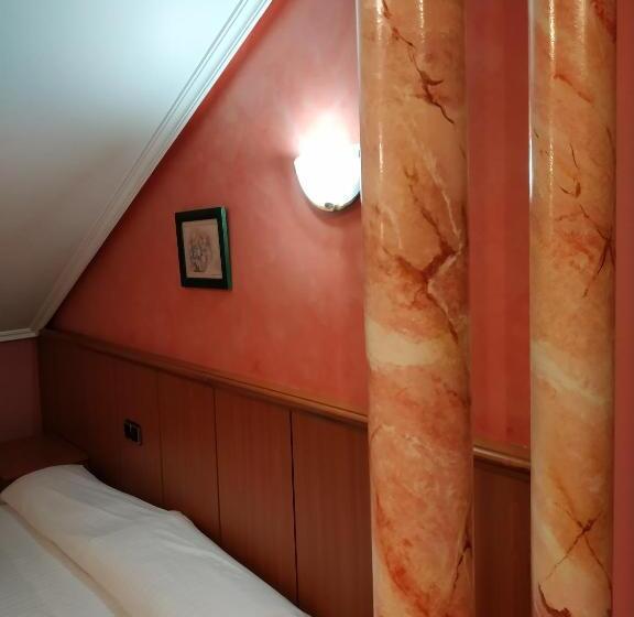 带露台的小型套房, Real de Castilla