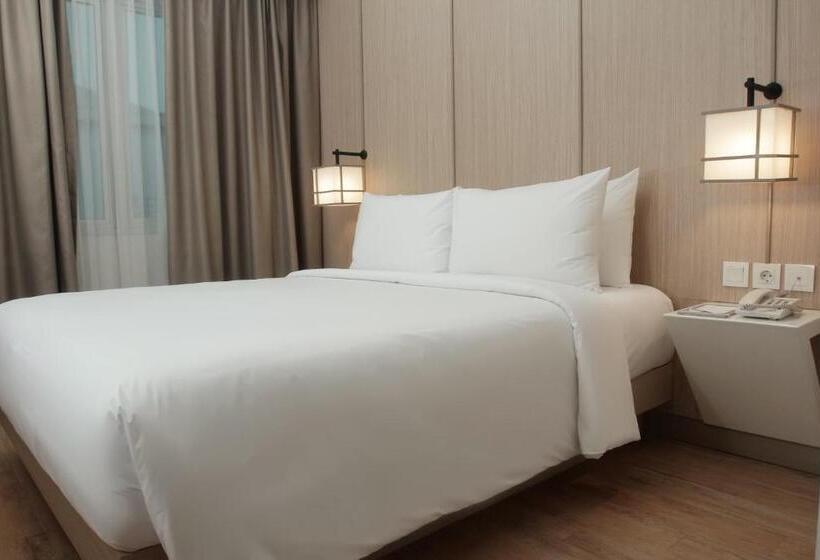 Номер Superior Кровать Куин, Santika Mega City Bekasi