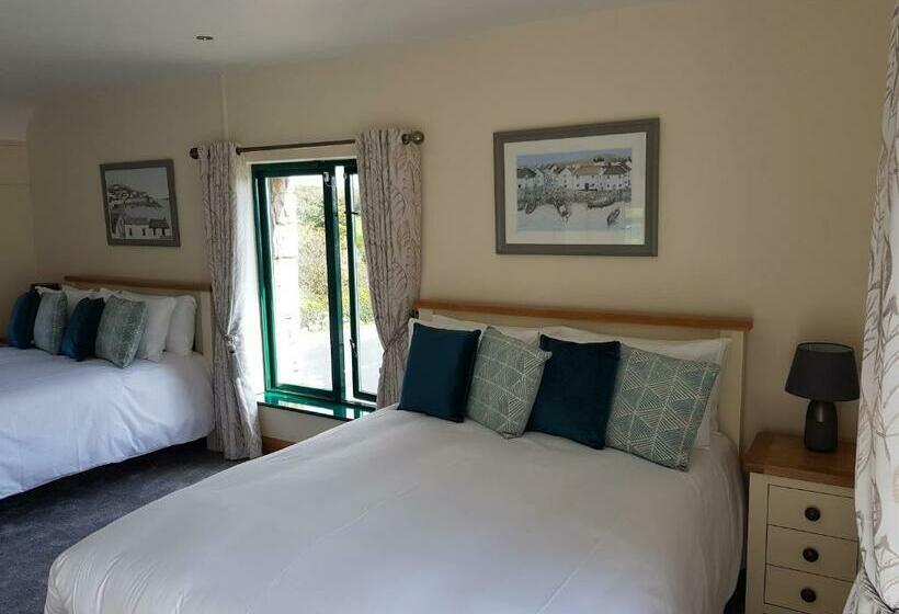 غرفة عائلية مطلّة علي البحر, Padraicins B&b