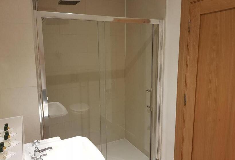 غرفة عائلية, Padraicins B&b