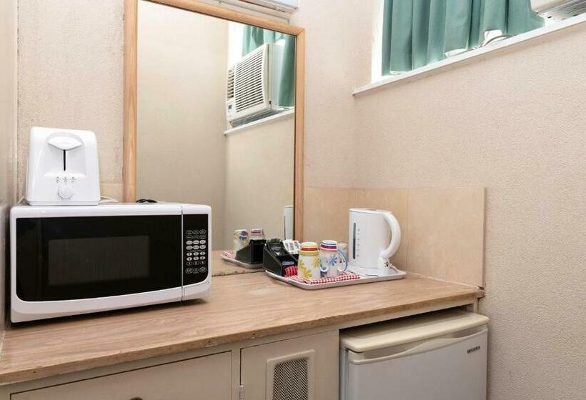 スタンダードルーム, The Prince Mark Motel