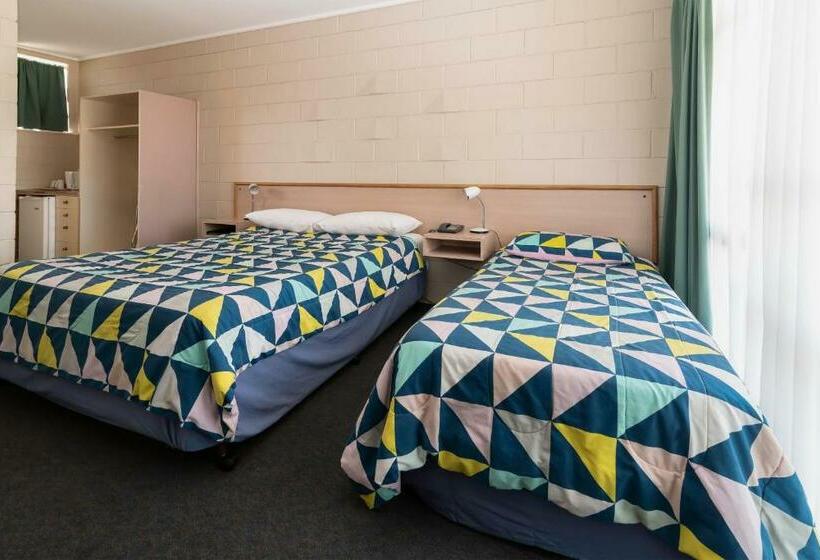 ファミリールーム, The Prince Mark Motel