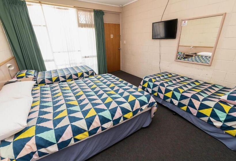 ファミリールーム, The Prince Mark Motel