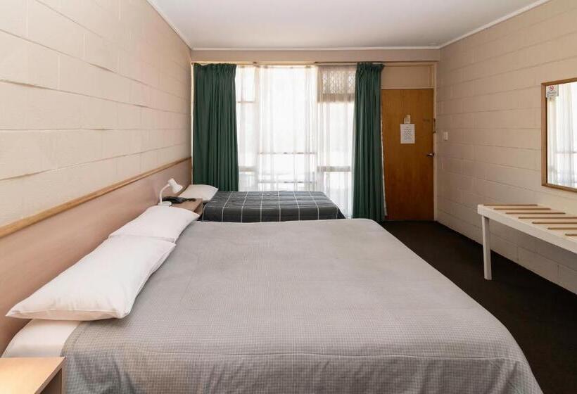 スタンダードトリプルルーム, The Prince Mark Motel