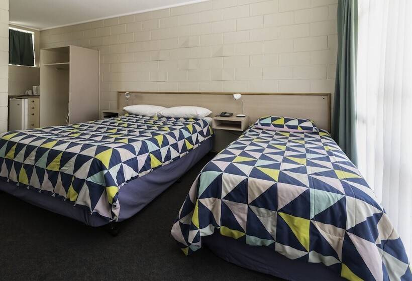 ファミリールーム, The Prince Mark Motel