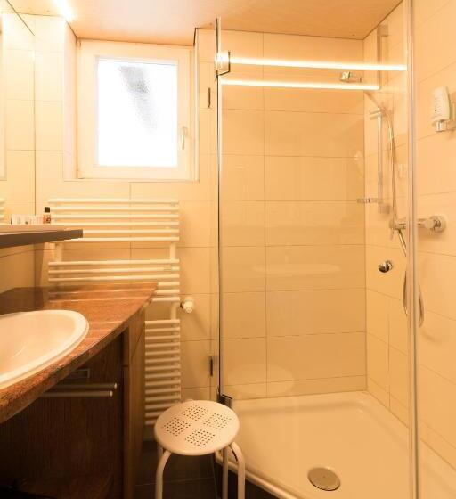 غرفة قياسية مزوَّدة بشُرفة, Wohlfühlhotel Hubertushof