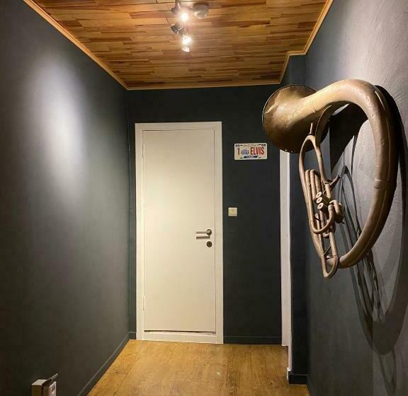 スタンダードトリプルルーム, B&b Music City