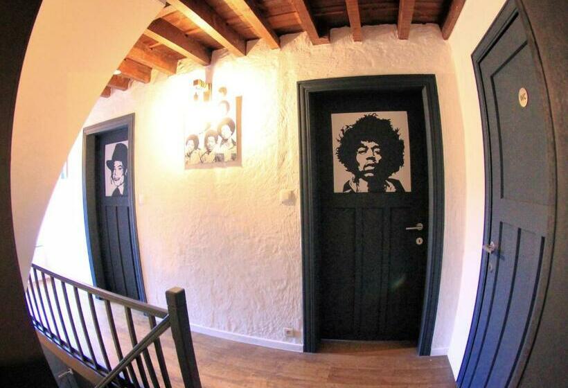 スタンダードルーム, B&b Music City