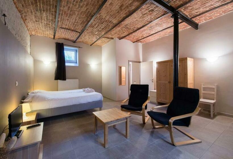 Семейный Номер, B&b 't Maanhof