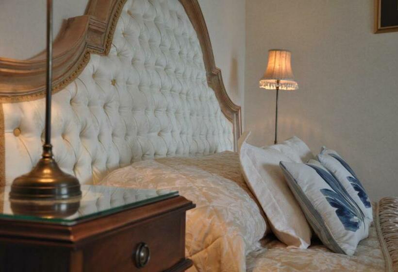 חדר סטנדרט נוף לים עם מרפסת, Shearwater Country House Accommodation