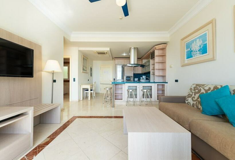 주니어 스위트, Holiday Club Playa Amadores