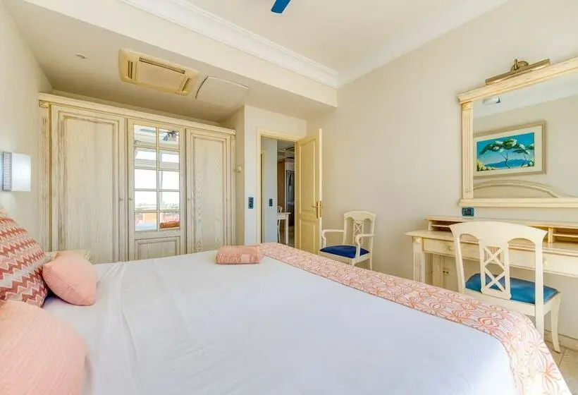 سوئیت دلوکس 2 خوابه, Holiday Club Playa Amadores