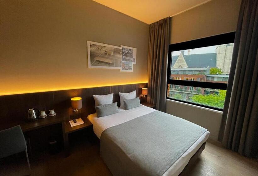Standard Room with Views, Elisabeth