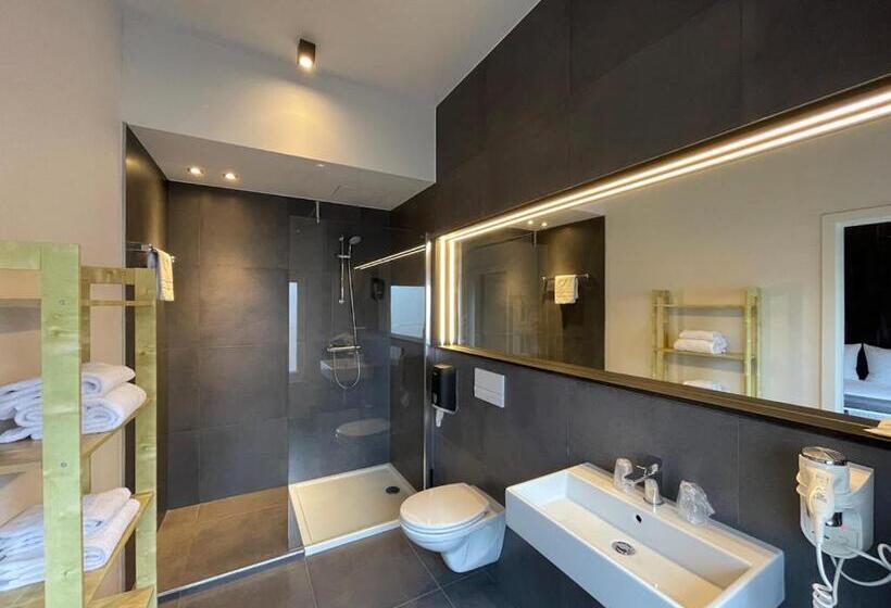 חדר סטודיו סטנדרד, Elisabeth