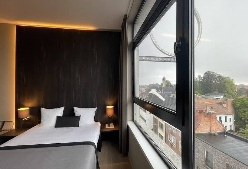 חדר קומפורט, Elisabeth