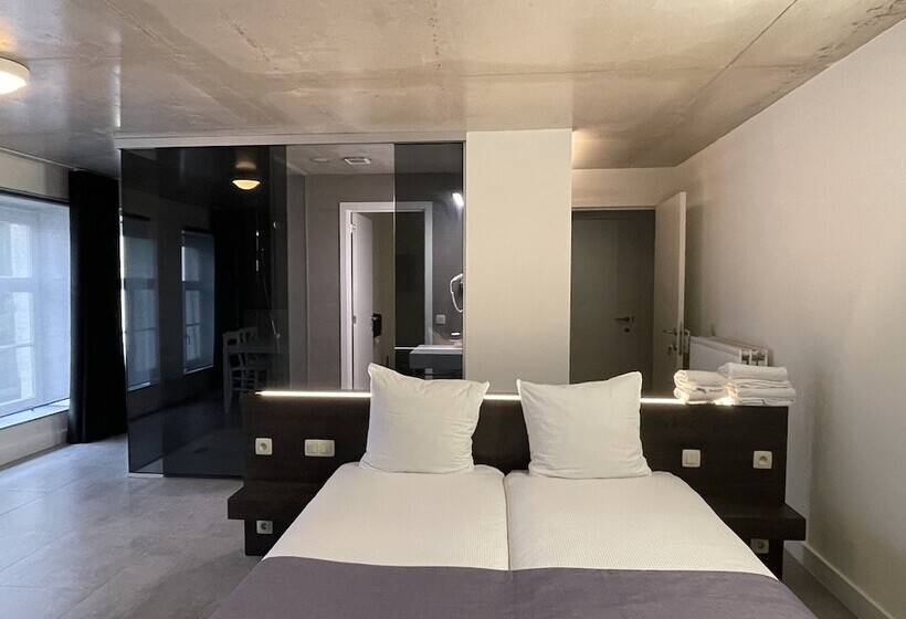 חדר סטודיו סטנדרד, Elisabeth