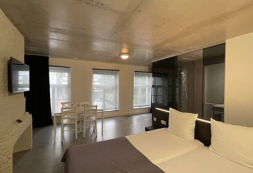 חדר סטודיו סטנדרד, Elisabeth