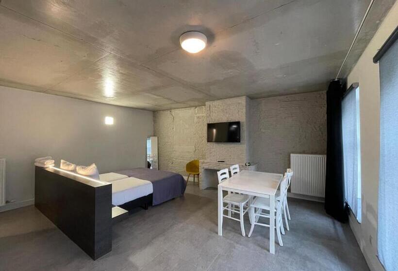 חדר סטודיו סטנדרד, Elisabeth