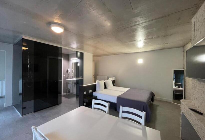 חדר סטודיו סטנדרד, Elisabeth