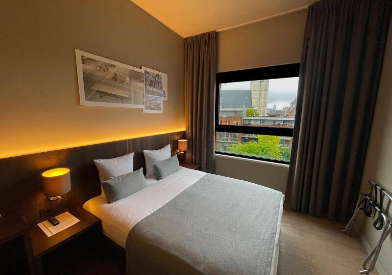 חדר קומפורט, Elisabeth