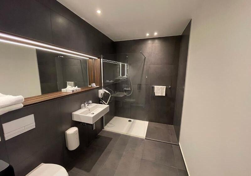 חדר קומפורט, Elisabeth