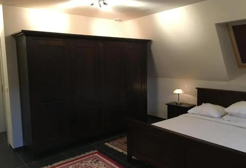 Deluxe-sviitti, La Chaumiere