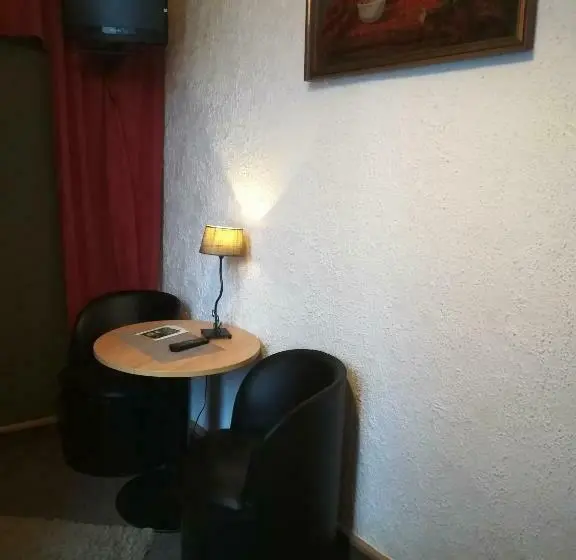 スタンダードルーム, Le Liège