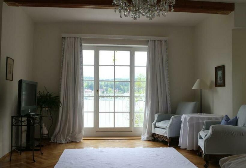 Номер Стандарт Вид на Озеро, Seeschlößl Velden