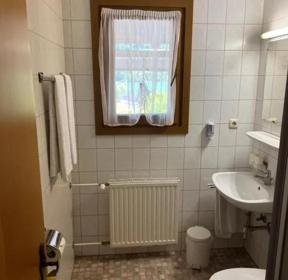 スタンダードシングルルーム, Weisses Rössl Am See