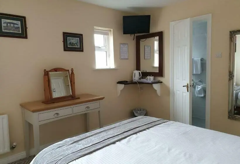 Camera Standard, Murphy's Pub And Bed & Breakfast