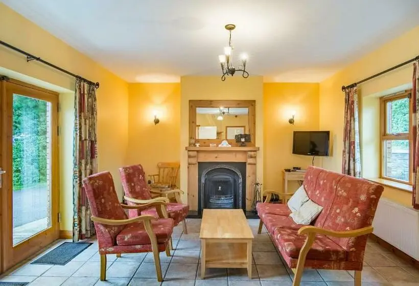 Talo 2 Makuuhuonetta, Ballindrum Farm B&b