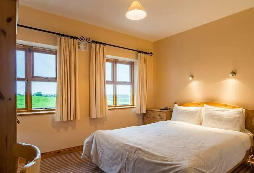 Talo 2 Makuuhuonetta, Ballindrum Farm B&b