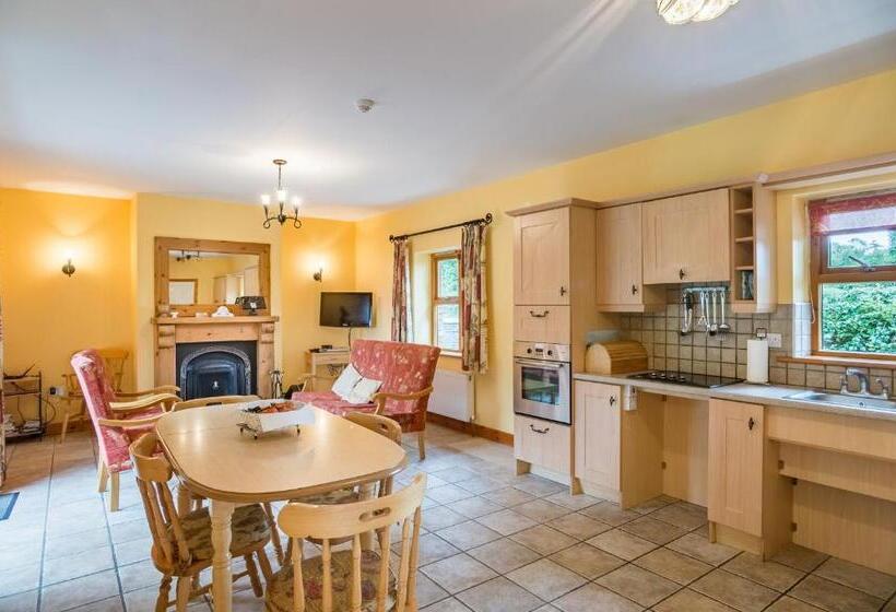 침실 2개 주택, Ballindrum Farm B&b