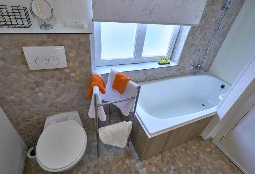 جناح مزوَّد بشرفة, B&b De Joker