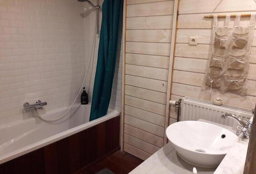 四人标准间, B&b Le Bonimenteur