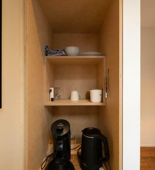 غرفة قياسية, Because The Night City Lodge