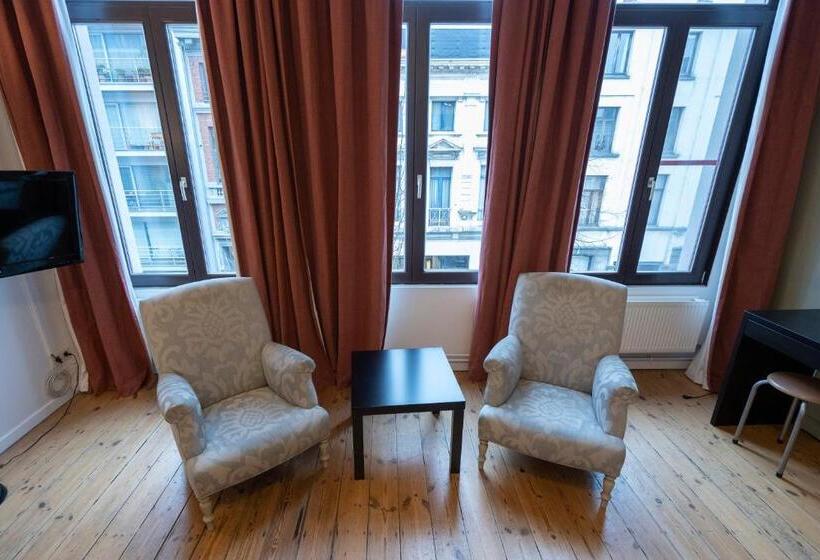 إستوديو قياسى, Because The Night City Lodge