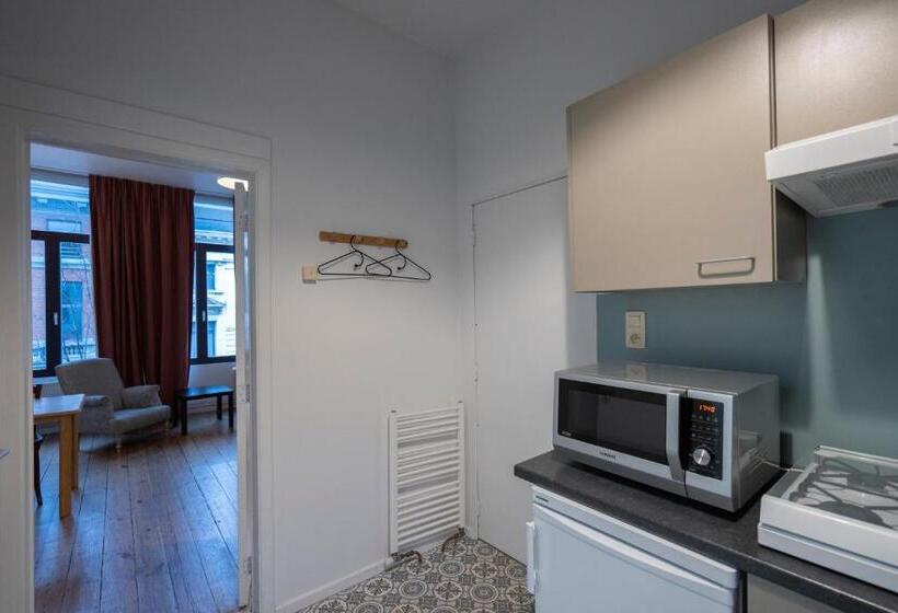 إستوديو قياسى, Because The Night City Lodge