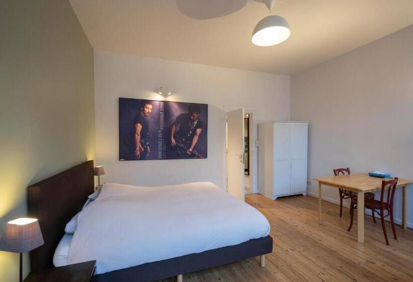 إستوديو قياسى, Because The Night City Lodge